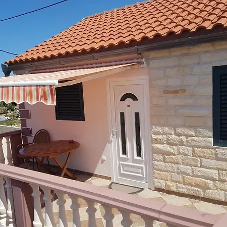 In Privlaka With Balcony, Air Conditioning, Wifi, Dishwasher 878-1 Apartment Privlaka (Zadar)