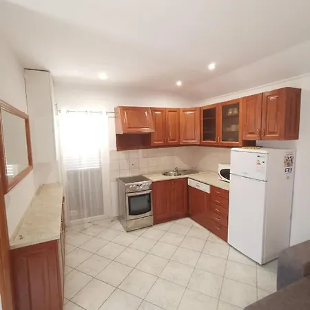 Apartment In Privlaka With Balcony, Air Conditioning, Wifi, Dishwasher 878-1 Privlaka (Zadar)